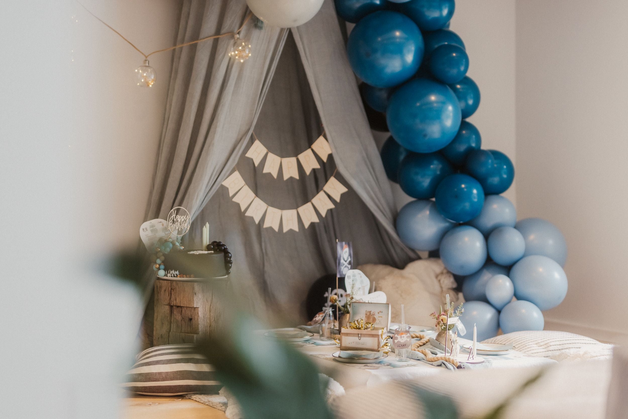 Ideen Kindergeburtstag Luftballons Ideen und Ablauf Dekoration Geburtstagstisch